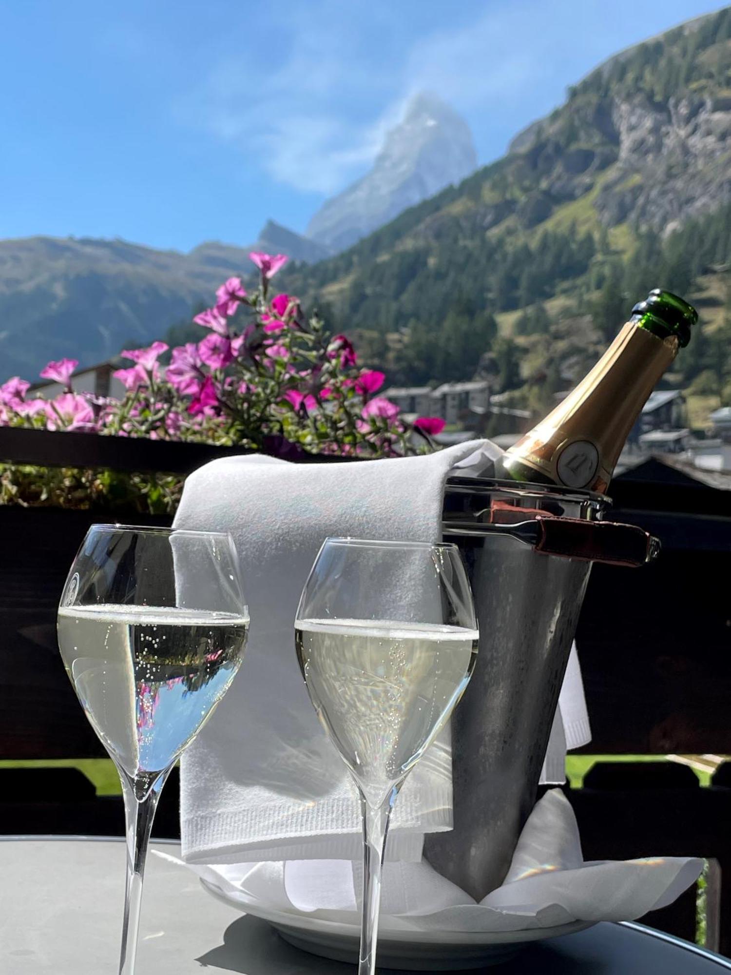 Mirabeau Etoile Hotel Zermatt Exterior photo